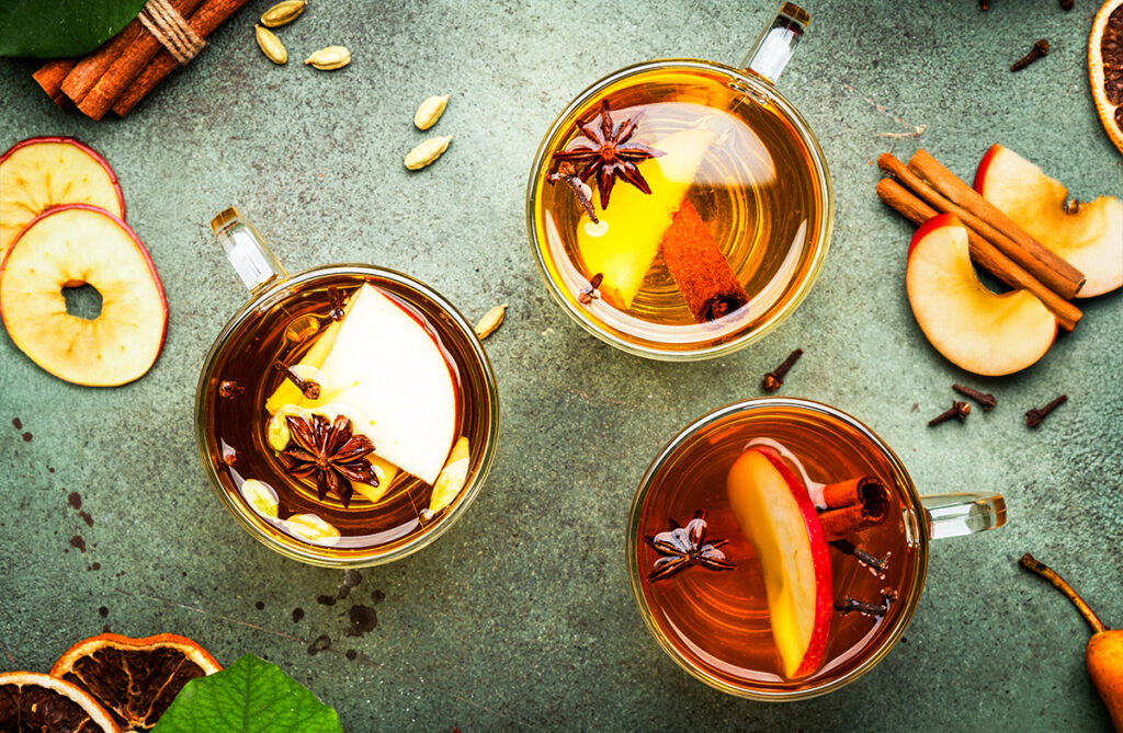 Hot Spiced Apple Wine Cocktail